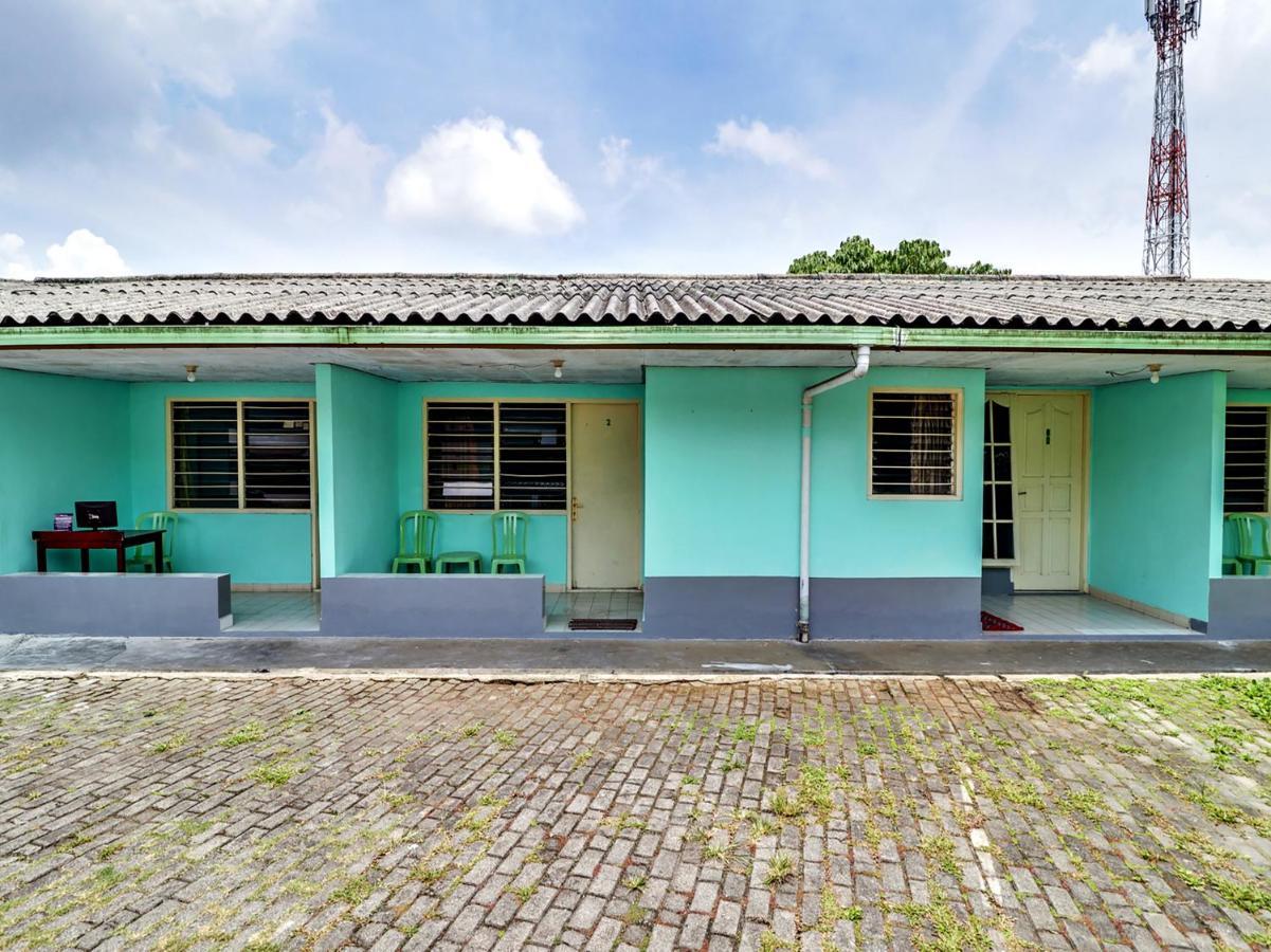 Spot On 90003 Villa Tawang Cianjur Exterior photo