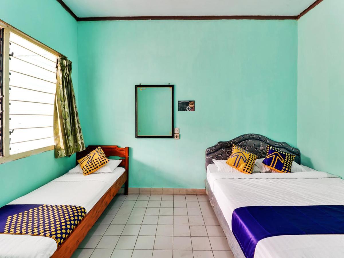 Spot On 90003 Villa Tawang Cianjur Exterior photo